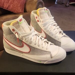 "Nike Blazer High" White and Gray High-Top Sneakers with Red Swoosh